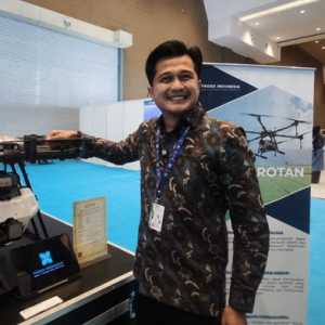 Hemat Biaya Operasional, Drone Pertanian Frogs Bidik Program Cetak Sawah