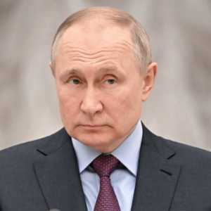 Putin Janji Bantu Iran Akhiri Perang di Timur Tengah
