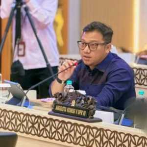 Daniel Muttaqien Gantikan Sarmuji Pimpin Fraksi Golkar Senayan