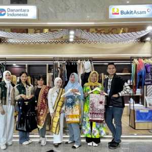 PTBA Tampilkan Pesona Wastra Nusantara di INACRAFT 2026