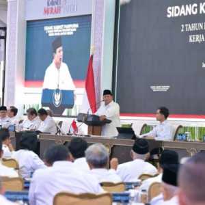 Mensos Laporkan 2 Tahun Capaian Kemensos ke Presiden Prabowo