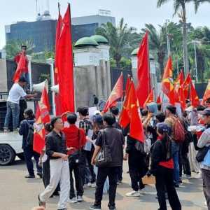 Puluhan Mahasiswa Demo di DPR, Suarakan Pendidikan Gratis