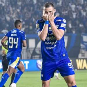 Persib Naik Peringkat Usai Tahan Imbang Dewa United