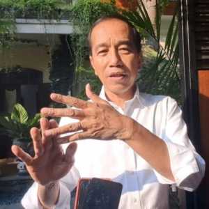 Jokowi Jenius Taklukkan Hati Rakyat Lewat Gaya Berpakaian