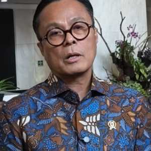 Jempol untuk Blak-Blakan Dony Oskaria