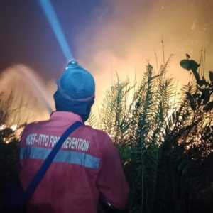 Manggala Agni Turun Tangan Padamkan Karhutla yang Mendekati Permukiman