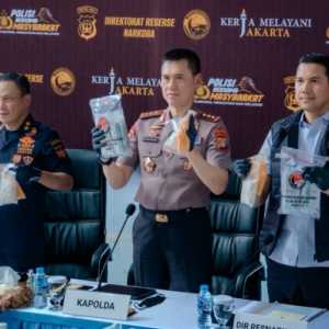 Polda Metro Bongkar Rumah Produksi Obat Keras di Sukoharjo