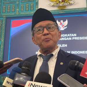 Biarkan Rocky Gerung Berkomunikasi dengan Caranya Sendiri di Istana