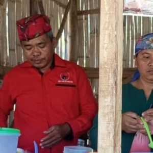 PDIP Apresiasi Maskina, Pedagang Sumenep yang Bangga Berpartai Sambil Berdagang