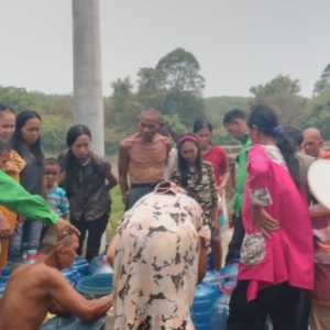Cak Imin Kirim Bantuan Air Bersih untuk Warga Terdampak Karhutla