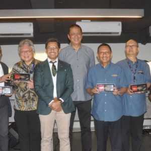 Ilham Habibie hingga Chappy Hakim Dianugerahi Golden PIN INACA