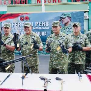 TNI Terima Penyerahan 75 Senjata Peninggalan Konflik Sosial Maluku