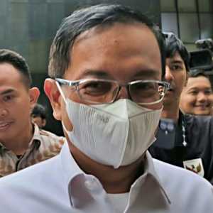 Sestama BNPB Ungkap Isi 2 Tas Jinjing dan Kantong Plastik yang Dibawa ke KPK