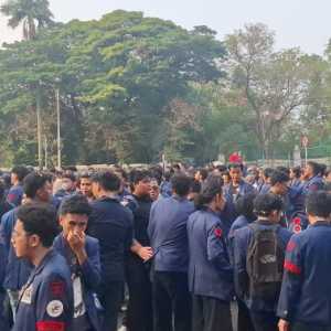 Tritura Mahasiswa Trisakti Menggema di Jantung Ibu Kota