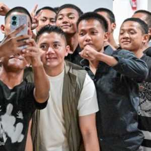 Sidak Sekolah Rakyat, Seskab Teddy Tak Puas Hanya Baca Laporan