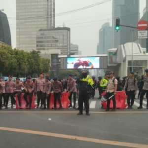 Sore Ini Jalan Depan Sarinah Ditutup Buntut Demonstrasi