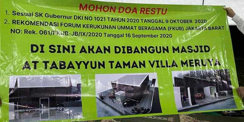 Baliho yang memperlihatkan rencana pembangunan Masjid At Tabayyun yang telah diizinkan Pemprov DKI Jakarta/RMOL