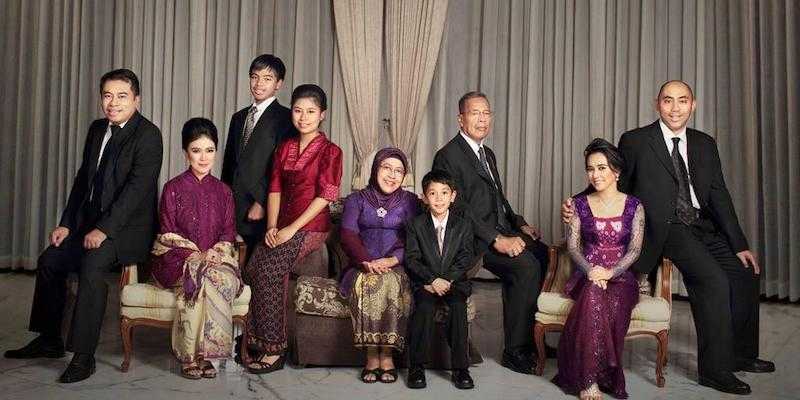 Gubernur DKI Jakarta 1992-1997, Surjadi Soerdirdja dan keluarga/Ist