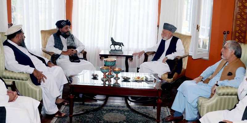 Mantan Presiden Afghanistan Hamid Karzai dan Ketua Dewan Rekonsiliasi Tertinggi Nasional Abdullah Abdullah bertemu petinggi Taliban, Khalil Haqqani/Twiter @DrabdullahCE