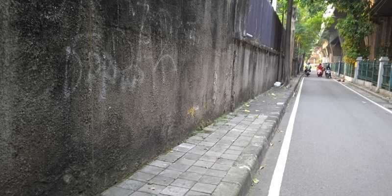 Lokasi pemasangan mural papan berisi enam kegagalan Presiden Joko Widodo yang sudah dicopot petugas keamanan setempat/RMOL