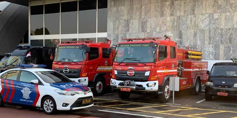 MObil pemadam kebakaran, ambulans hingga mobil baracuda berjejer di Komplek Parlemen, Senayan, Jakarta/RMOL