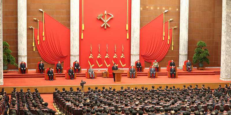 Suasana ketika Kim Jong Un memberikan kuliah di kantor Partai Pekerja Korea/KCNA