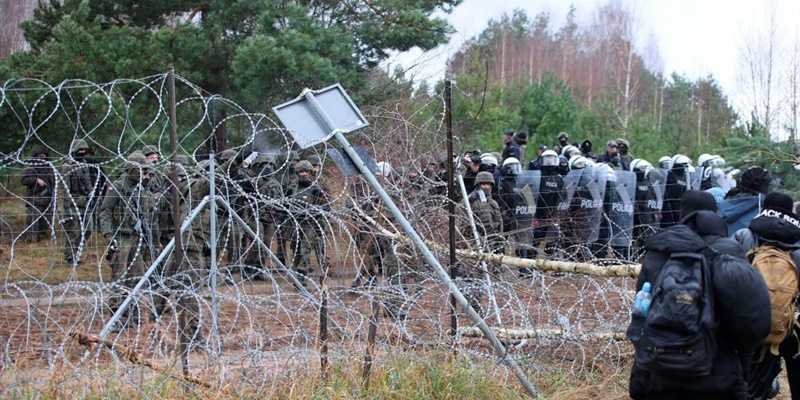 Polandia telah menambah personil untuk berjaga di perbatasan menhalau migran ilegal yang memaksa masuk/Net