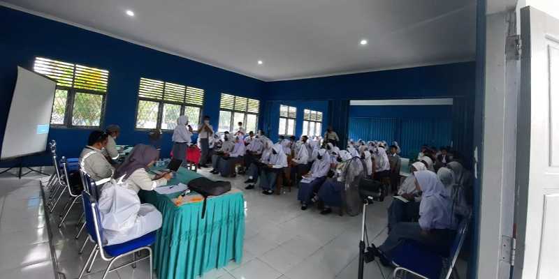 Selain tanam pohon, Priamanaya Group juga mengadakan seminar lingkungan hidup/RMOL