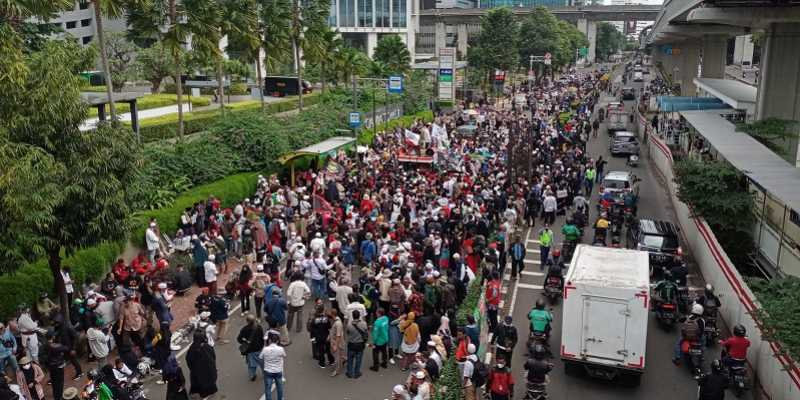 Tampak massa aksi 2502 yang mendatangi Kantor Kedubes India, Jumat (25/2)/RMOL