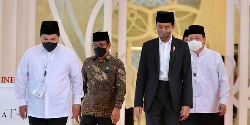 (kiri-kanan) Menteri BUMN, Erick Thohir;  Menteri Sekretaris Negara, Pratikno; Presiden RI, Joko Widodo; Pengusaha Boy Thohir/Ist