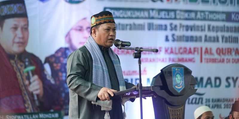 KH Syofwatillah memberikan tausiah dalam Majelis Zikir At Thohir di Bangka Belitung./Ist