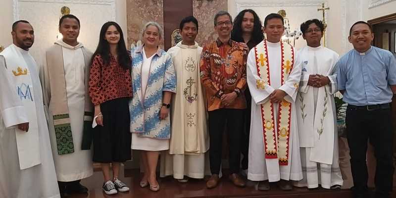 Dubes RI untuk Takhta Suci Vatikan, Laurentius Amrih Jinangkung dan keluarga menyampaikan perpisahan dari tugasnya di Vatikan/Ist