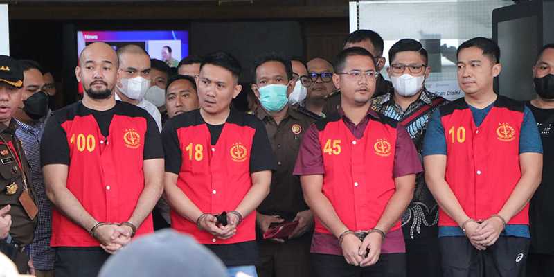 Ki-ka, Kompol Baiquni Wibowo, Kompol Chuck Putranto, AKP Irfan Widyanto dan AKBP Arif Rachman Arifin 