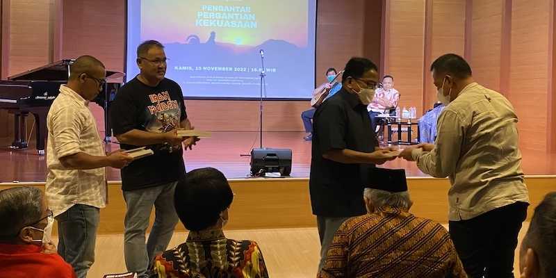 Peluncuran buku Antologi Puisi Pengantar Pergantian Kekuasaan yang ditulis Adhie Massardi di Jaya Suprana School of Performing Arts, MoI, Jakarta Utara, Kamis (10/11)/RMOL