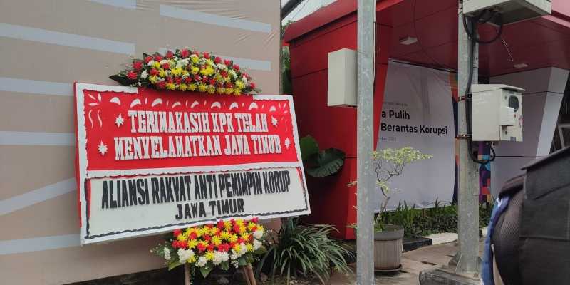 Penampakan karangan bunga ucapan terima kasih kepada KPK/RMOL