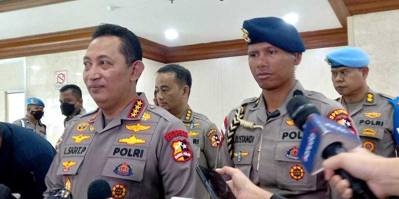 Kapolri Jenderal Listyo Sigit Prabowo saat ada di DPR antar Laksamana Yudo Margono/RMOL