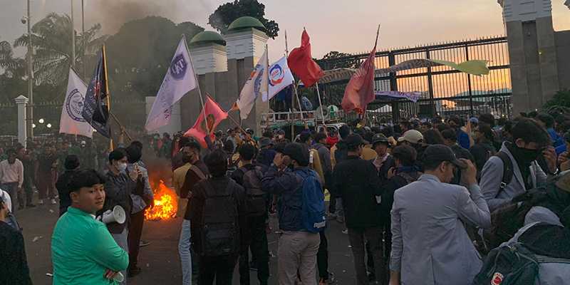 Aksi mahasiswa tolak KUHP di depan Gedung DPR RI/RMOL