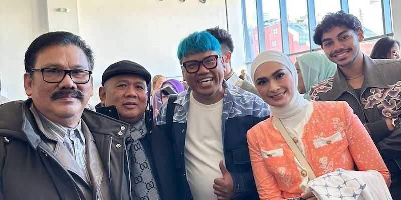 Ilham Bintang bersama sejumlah artis yang hadir di New York Fashion Week/Ist