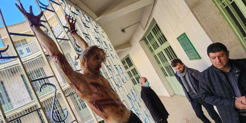 Diorama yang menggambarkan penyiksaan di bekas penjara SAVAK/RMOL
