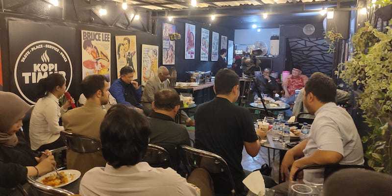 Suasana buka puasa bersama RMOL Network dan Duta Besar Sudan untuk Indonesia, Yassir Mohamed Ali di Kopi Timur, Jakarta Timur pada Senin, 3 Maret 2023/RMOL