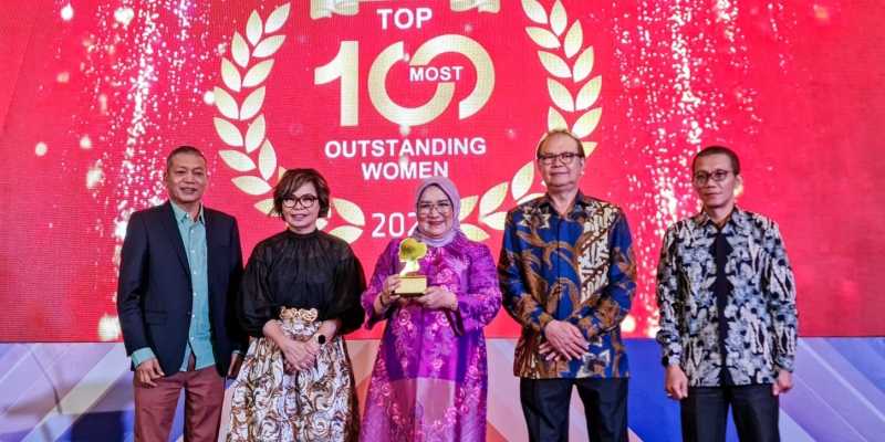 Direktur Konsumer & Ritel bank bjb, Suartini masuk Top 100 Outstanding Women Recognition 2023 versi Infobank/Ist