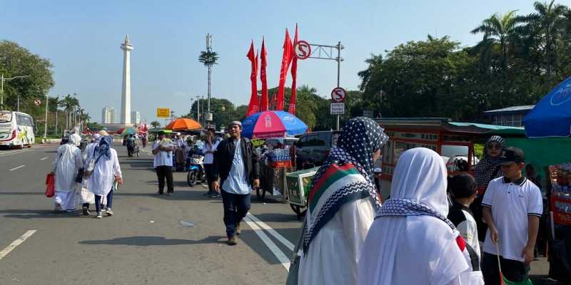 Massa Aliansi Rakyat Indonesia Bela Palestina membubarkan diri dan menyebar di sekitar kawasan Monas, Jakarta/RMOL