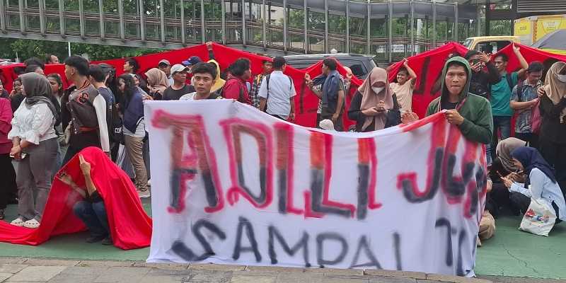 Aksi demo adili Jokowi di depan Polda Metro Jaya, Jumat, 7 Februari 2025/RMOL