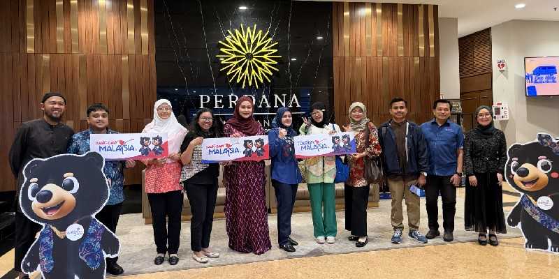 Foto bersama Tourism Malaysia dengan perwakilan media dan content creator Indonesia di Hotel Perdana KLCC, Malaysia, Jumat, 27 Februari 2026 (Foto: RMOL/Hani Fatunnisa)