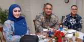 Ketua Umum JMSI Teguh Santosa (tengah) bersama Ketua Dewan Pembina JMSI Sumatera Barat, Lisda Hendrajoni, yang juga anggota Komisi VIII DPR RI, dan Bendahara JMSI Jakarta Fahd Pahdepi/RMOL