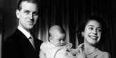 Charles di antara Raja Philip dan Ratu Elizabeth II, ia lahir sebagai pewaris tahta kerajaan Inggris/Net
