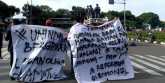 Mahasiswa Unindra membentangkan spanduk berisi tuntutan pada pemerintahan Jokowi/RMOLJakarta