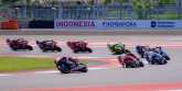 Para pembalap saling menyalip dan memacu motornya pada ajang MotoGP tahun lalu di Sirkuit Mandalika, Lombok Tengah, Nusa Tenggara Barat.
